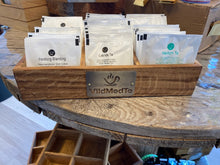 Indlæs billede til gallerivisning Lækkert Te Sortiment i håndlavet egetræskasse