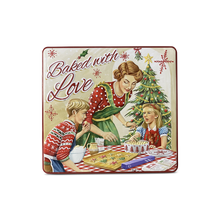 Indlæs billede til gallerivisning Firkantet jule kagedåse med retro motiv af mor og børn der bager julekager
